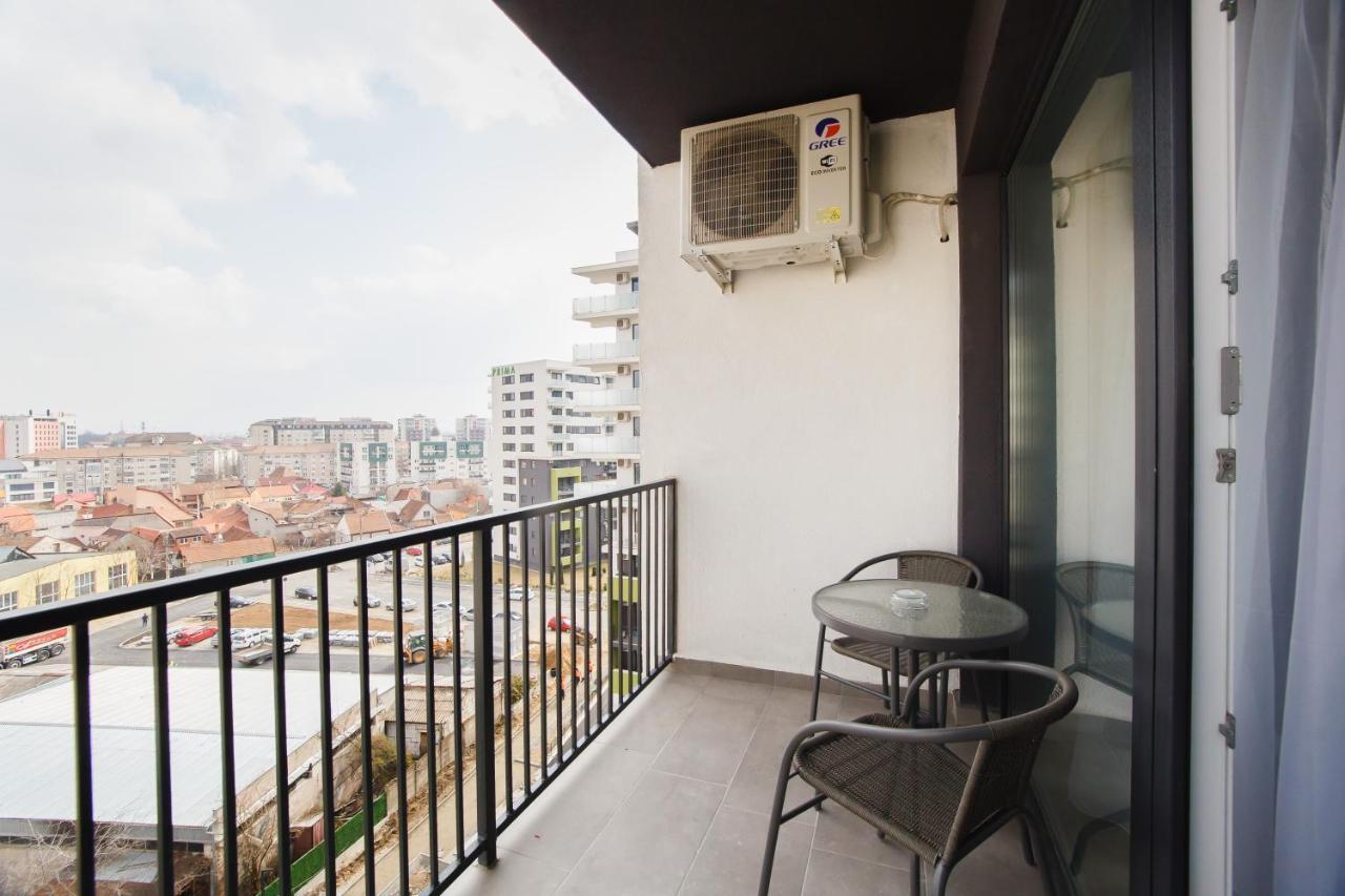 Trio Pink Apartment Орадеа Екстериор снимка