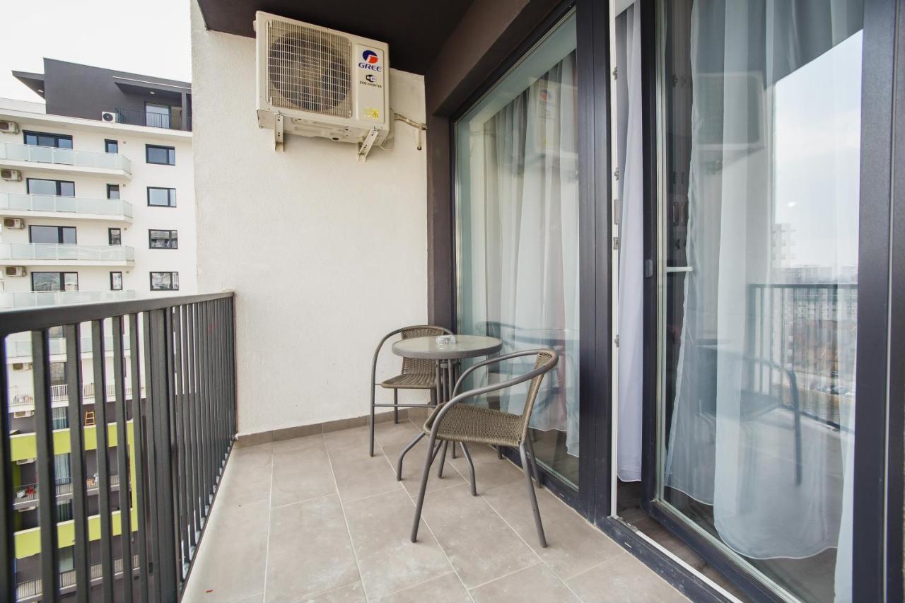Trio Pink Apartment Орадеа Екстериор снимка