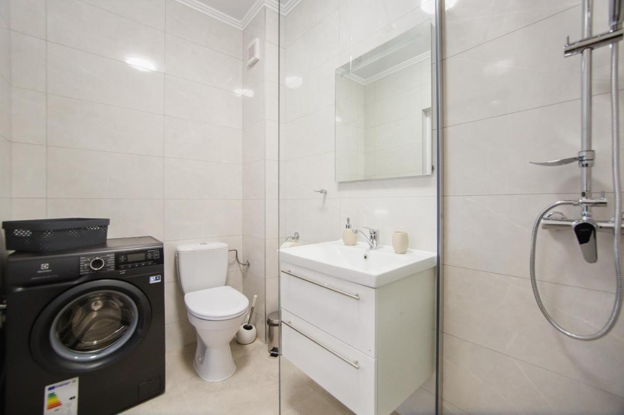 Trio Pink Apartment Орадеа Екстериор снимка